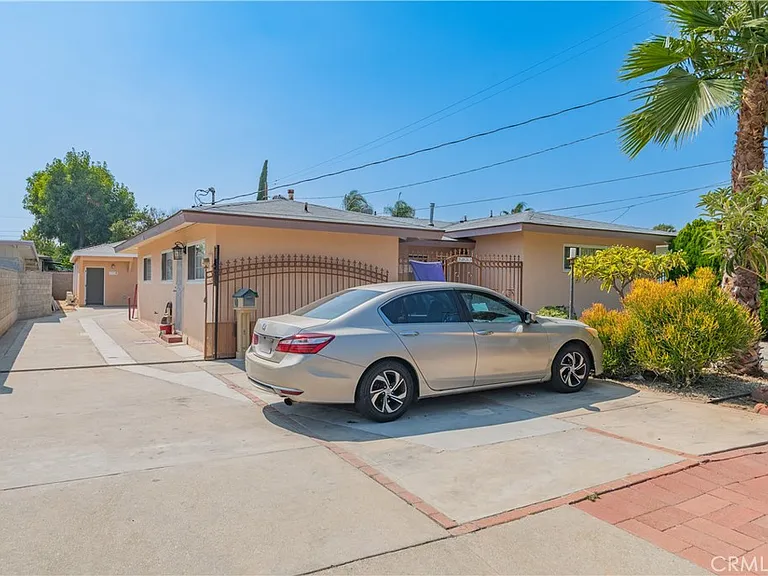 5033 Sultana Ave #B — Photo 2