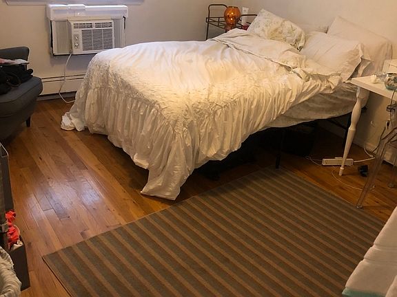 4th image of 42 Avenue A #3A