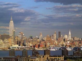 500 Central Ave APT 907, Union City, NJ 07087