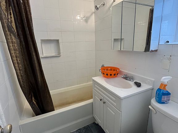 5th image of 135 Hawthorne St #2M