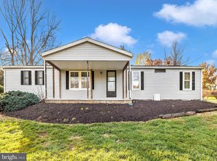 27 Bluegill Dr, Harpers Ferry, WV 25425