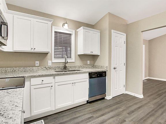 5th image of 3841 Greenbrook Dr