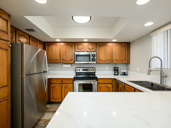 4th image of 12212 N Paradise Village Pkwy S #12