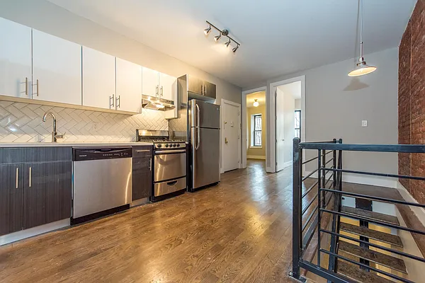 Rented by Nooklyn NYC LLC | media 12