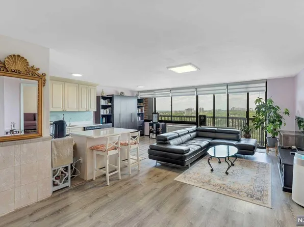 770 Anderson Ave APT 16L, Cliffside Park, NJ 07010