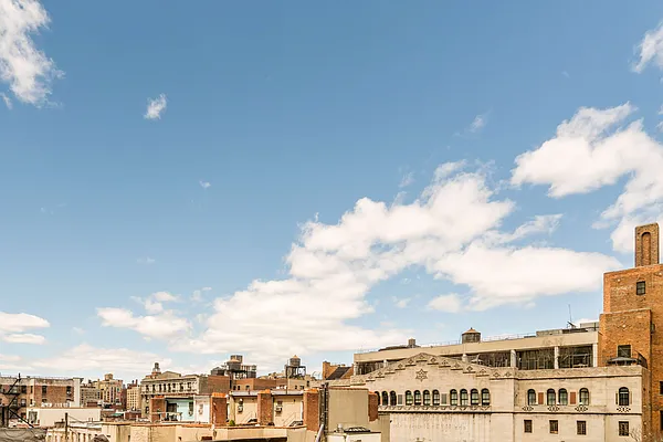 Sold by Compass | media 5