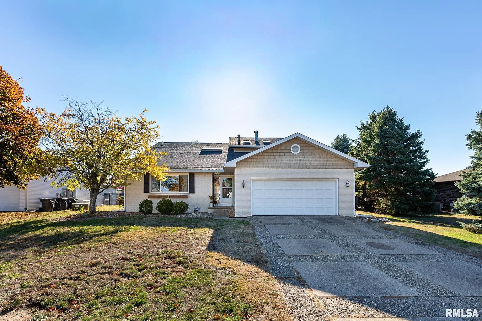 1604 El Camino Dr photo 1
