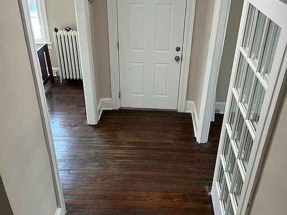 Foyer/Entrance Way