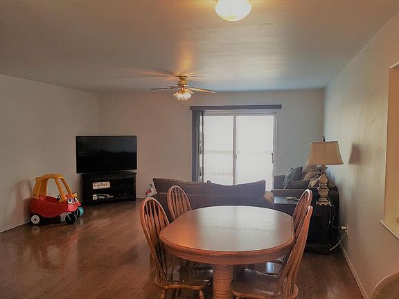 5th image of 8 A Ave W