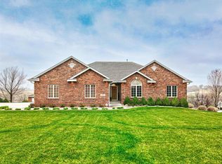 15090 Cobblestone Ln, Council Bluffs, IA 51503