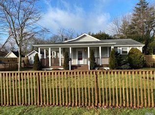 170 Huntington Dr, Mastic Beach, NY 11951
