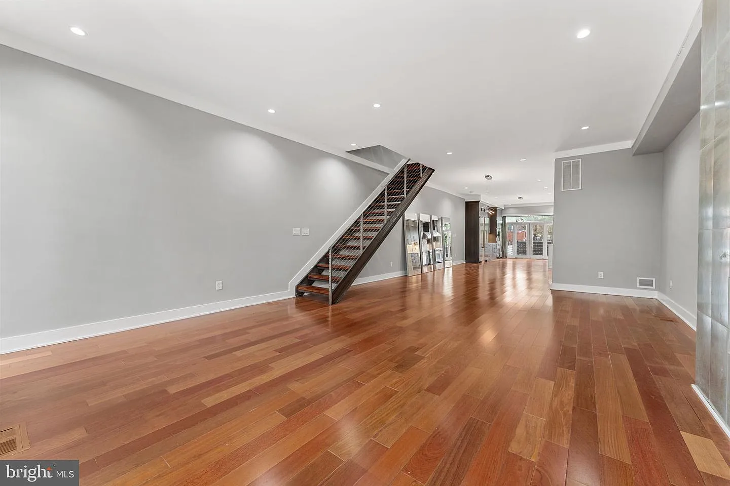 4 bed, 3.5 bath, 3000 sqft, $6,700 — Photo 3