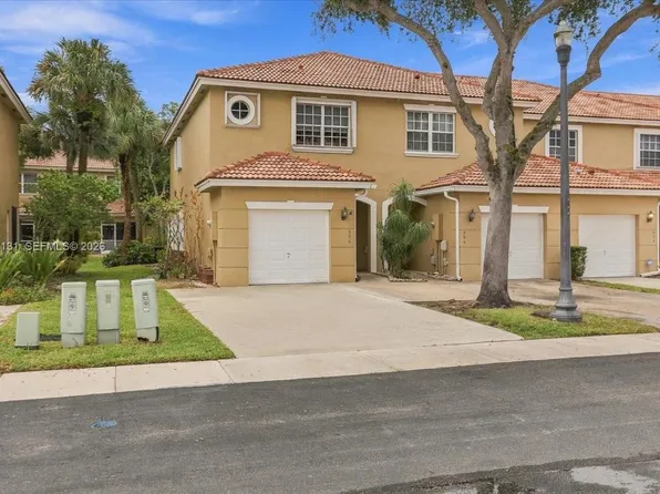 306 SW 120th Ave, Pembroke Pines, FL 33025