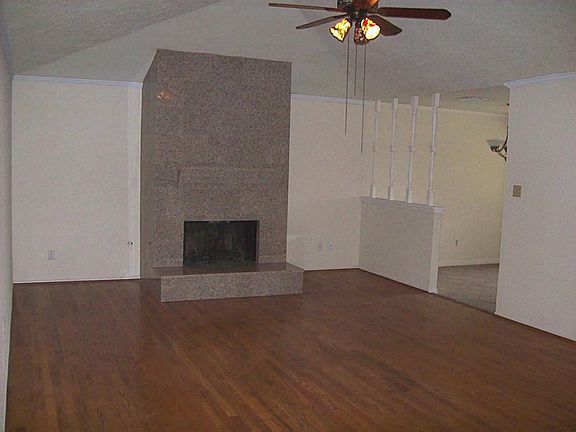3rd image of 18822 Jodywood Dr