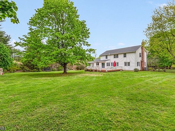 4th image of 13 Cherry Ln