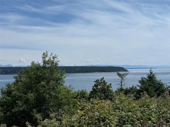 633 Ash St, Campbell River, BC V9W 1G1