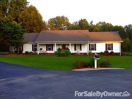 1st image of 218 Oakview Dr