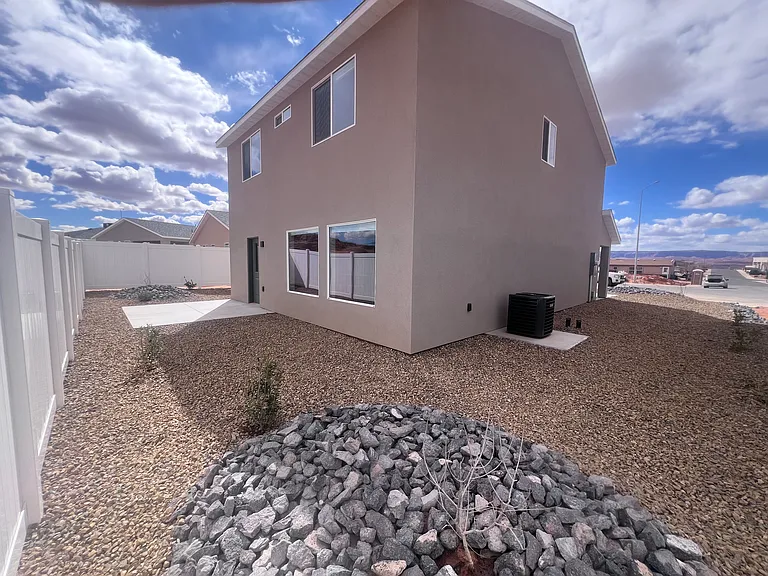 407 Slavens Way — Photo 2