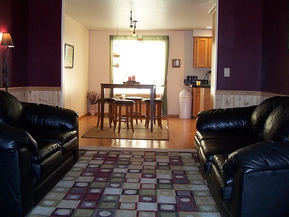 Dining room iwth bamboo floors
