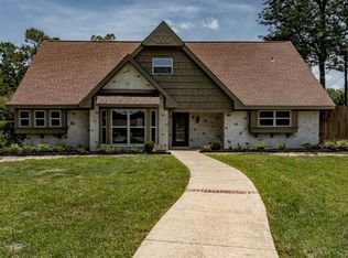 403 W Pineshadows Dr, Sour Lake, TX 77659