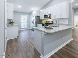 2775 Fox Creek Dr E, Jacksonville, FL 32221