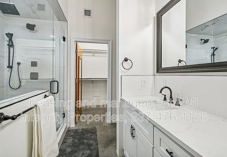 825 Lafayette St #4 — Photo 6