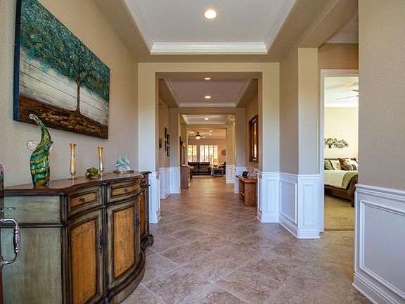 3rd image of 2033 Thornecroft Ln