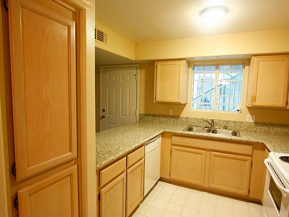 5th image of 2725 Nellis Blvd ##1078