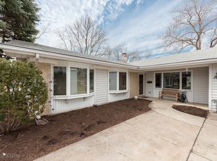 1070 Jeffery Ct, Lombard, IL 60148