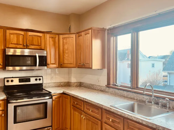 422 Charles St Floor 2, Malden, MA 02148