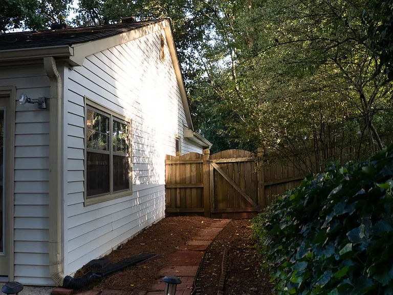 1190 Meadow Oaks Dr NW — Photo 18