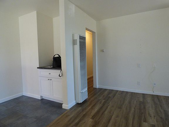 5th image of 2565 Nye St