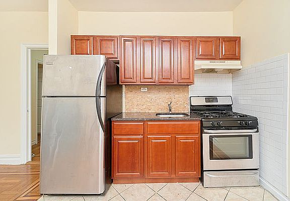 3rd image of 615 W 183rd St APT 2L