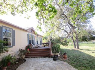 100 Shadow Oaks Dr, Harper, TX 78631