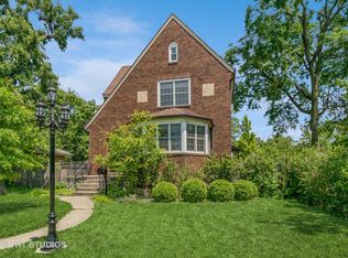 3863 Woodside Ave, Brookfield, IL 60513