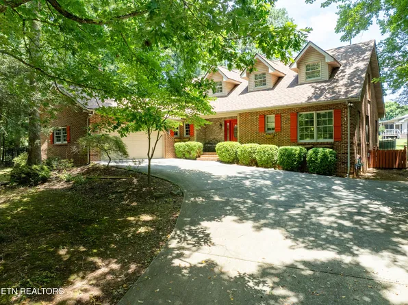 720 Regent Ct, Maryville, TN 37803