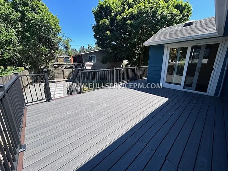 7412 Military Rd S — Photo 33