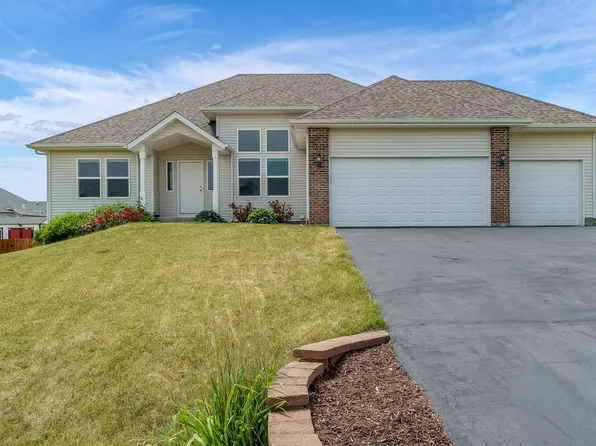 622 Ashleigh Ln, Roscoe, IL 61073