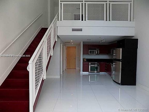 4th image of 253 NE 2nd St APT 613