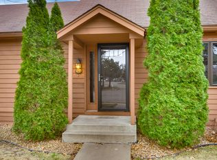 27 Westchester Sq, Burnsville, MN 55337