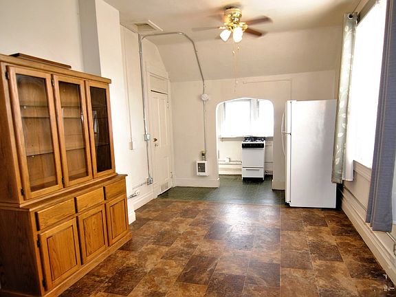 3rd image of 124 N Buchanan Ave APT 4