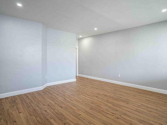 5th image of 6877 Abbott Ave #8-8-6877