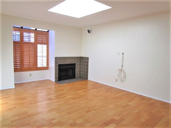 3rd image of 5947 E Naples Plz APT 4