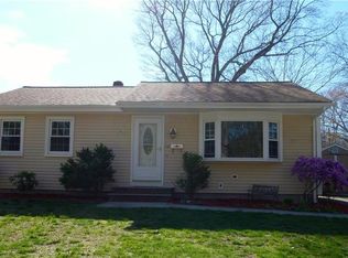 60 Pine Grove St, Rumford, RI 02916