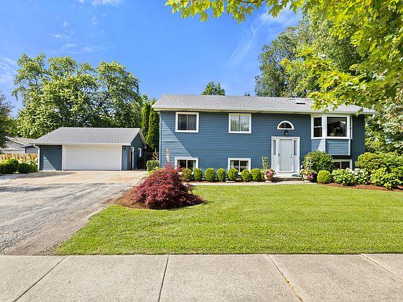 2nd image of 3412 Crescent Ave