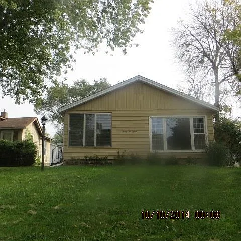 2215 42nd St photo 1