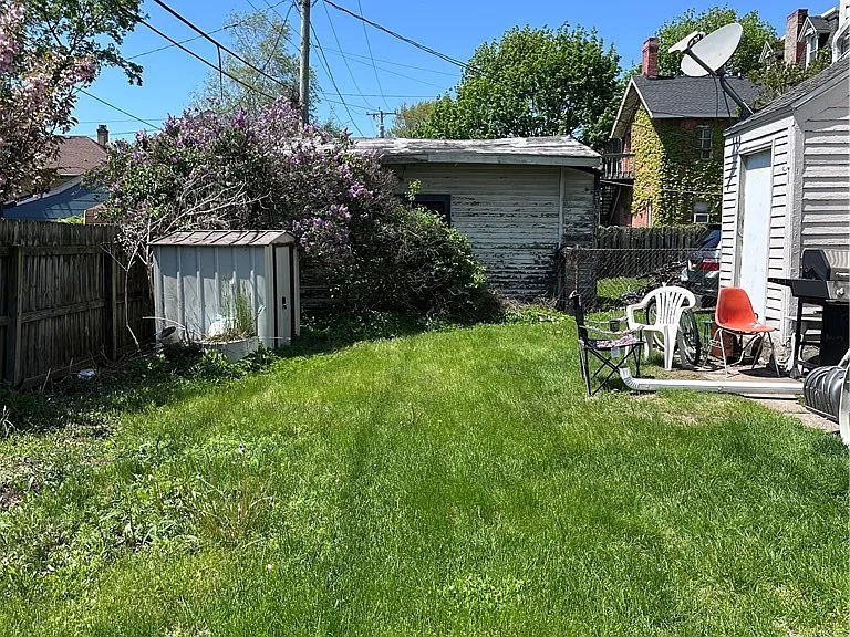 688 Columbus Pkwy — Photo 12