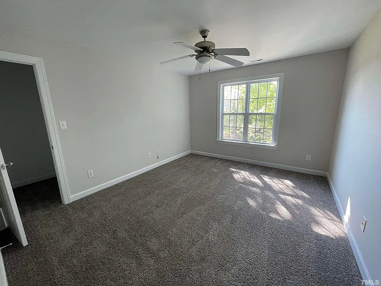 112 Worthington Ct — Photo 35