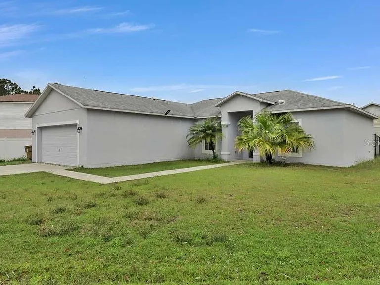 820 Grantham Dr — Photo 3