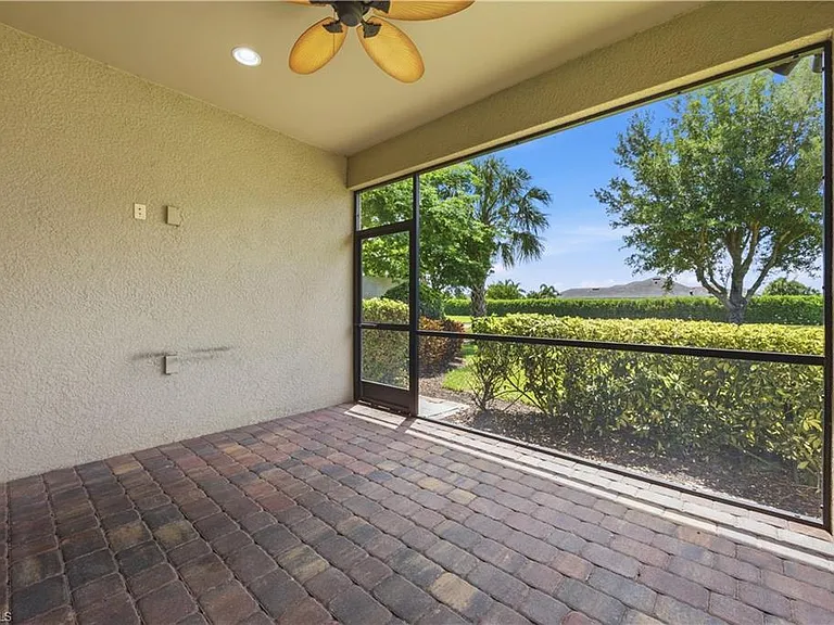 8010 Helena Ct — Photo 17